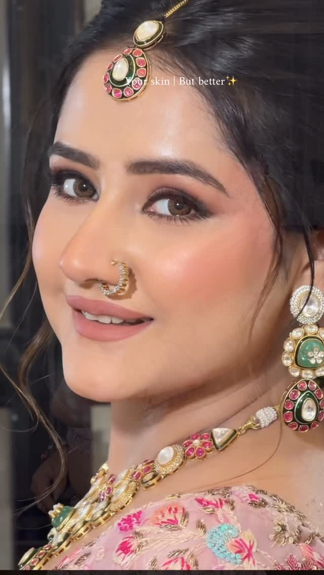 Post 6 by Alisha Arora Makeup artist Delhi | Mumbai | Anywhere❤️ on Instagram (video)