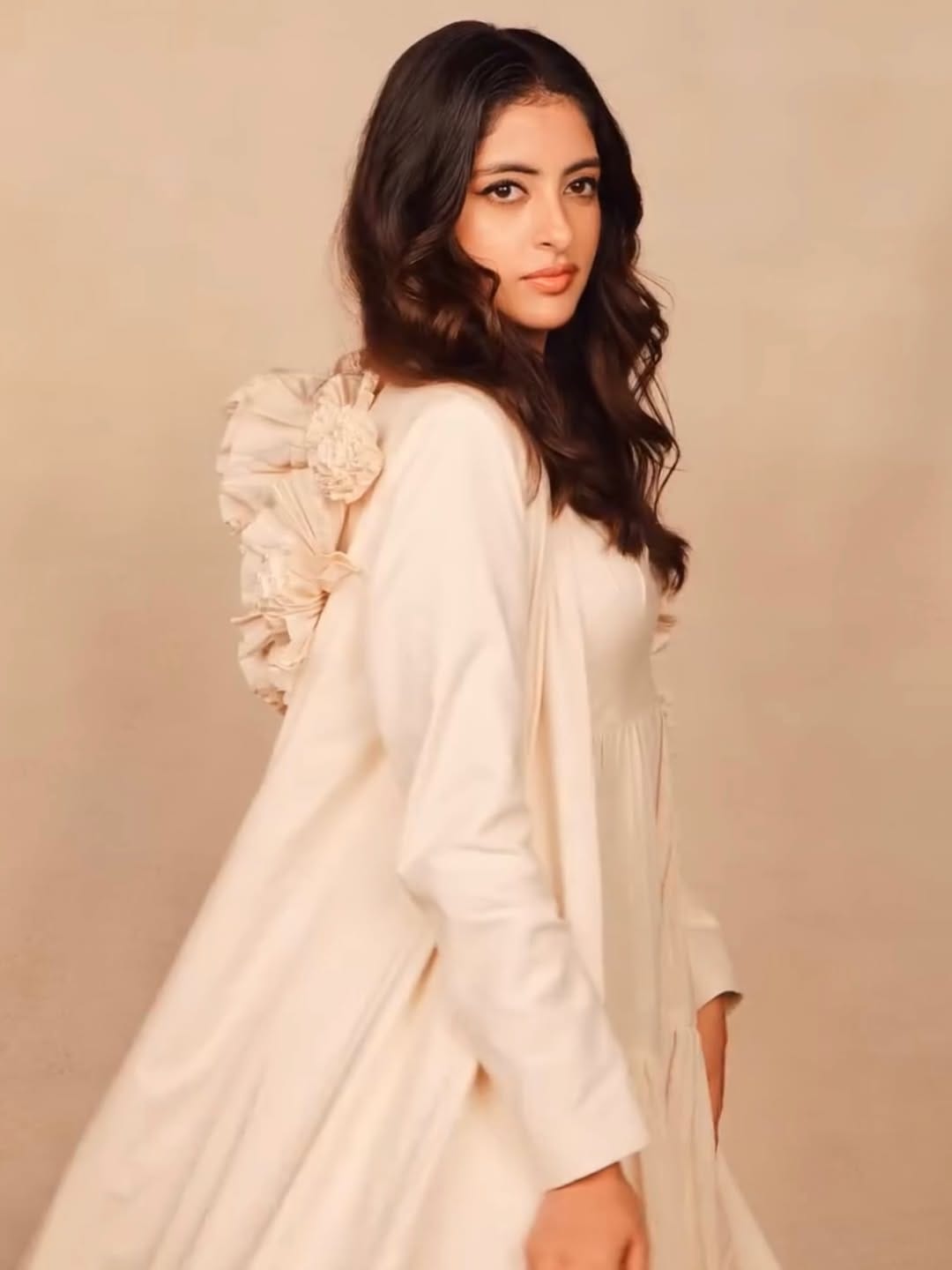 Post 9 by Alisha Arora Makeup artist Delhi | Mumbai | Anywhere❤️ on Instagram (carousel)