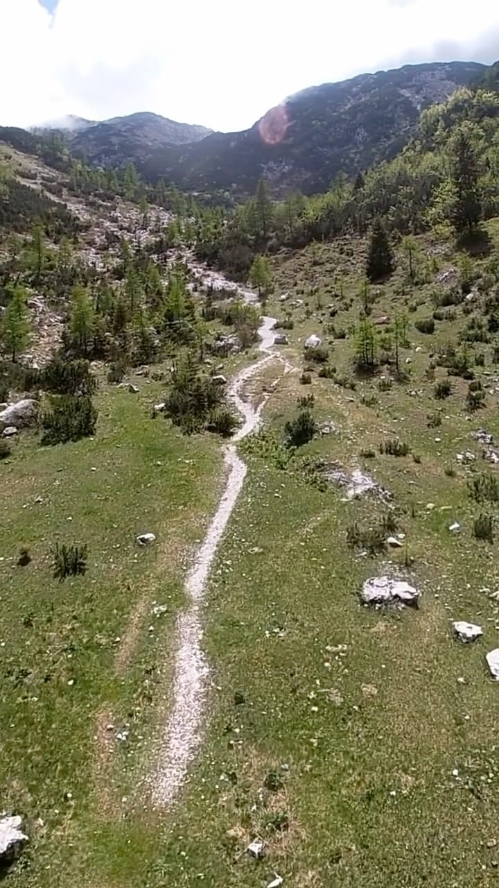 Post 2 by Jan on Instagram (video)