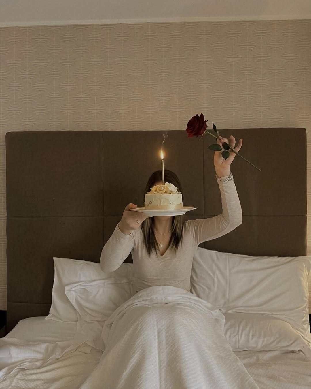 Post 3 by Valentina on Instagram (image)