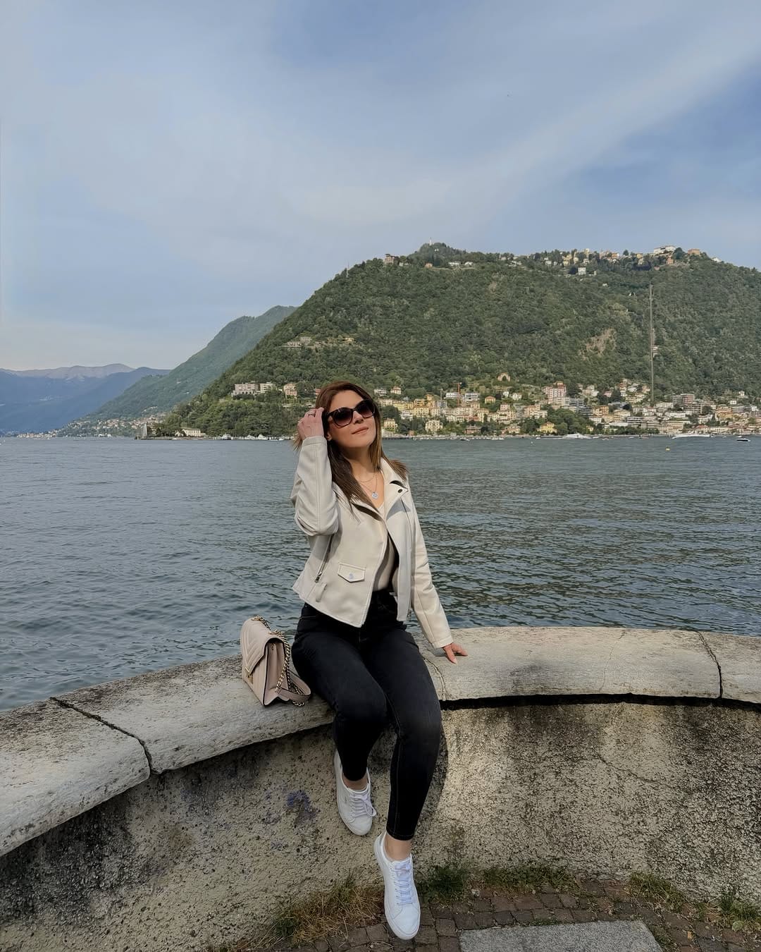 Post 5 by Valentina on Instagram (image)