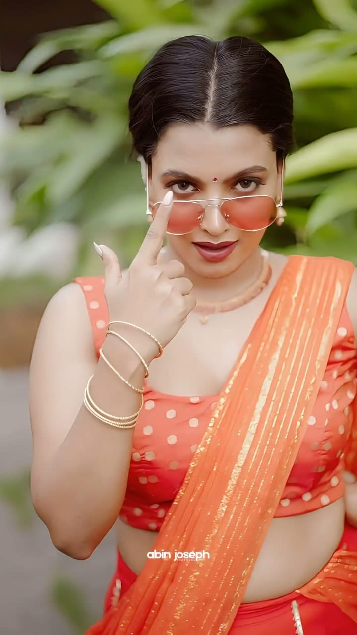 Post 10 by HMJ MAKEUP STUDIO BY TREESA | Kerala Makeup Artist on Instagram (video)