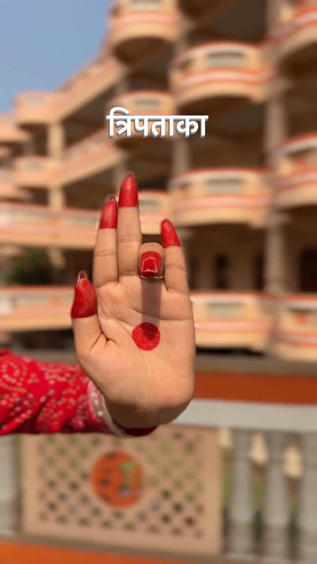 Post 8 by समिक्षा🤍 on Instagram (video)