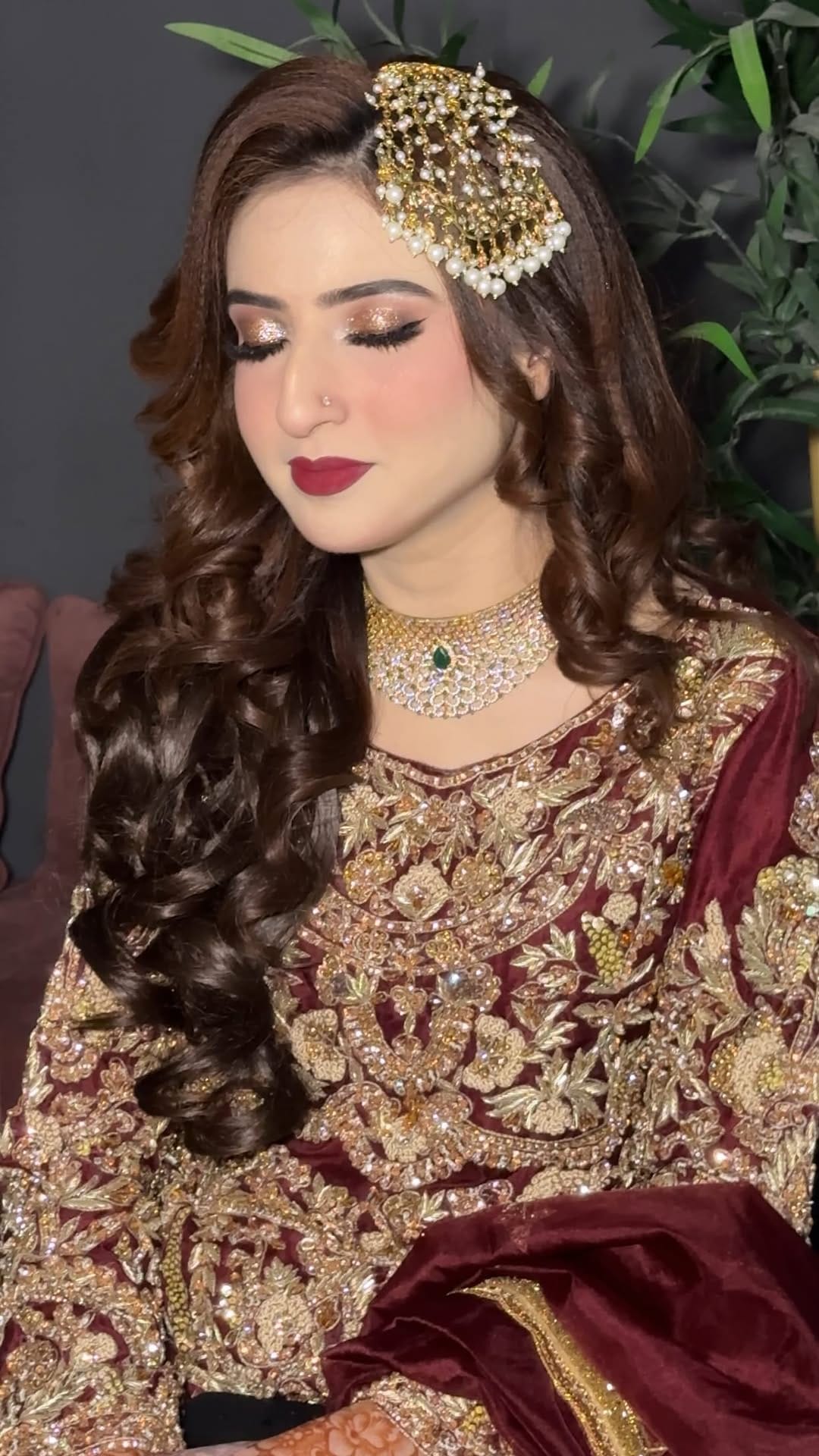 Post 10 by Makeupbyaliya on Instagram (video)