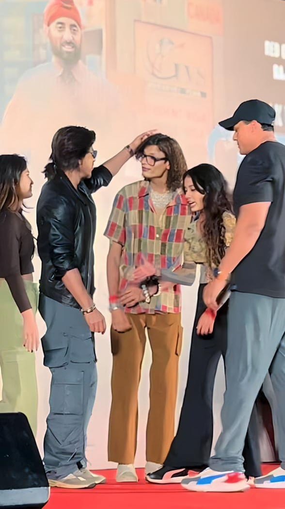 Post 10 by अ से आदि on Instagram (video)