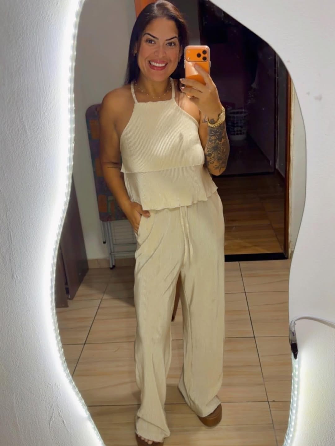 Post 7 by Thayna Menezes on Instagram (image)