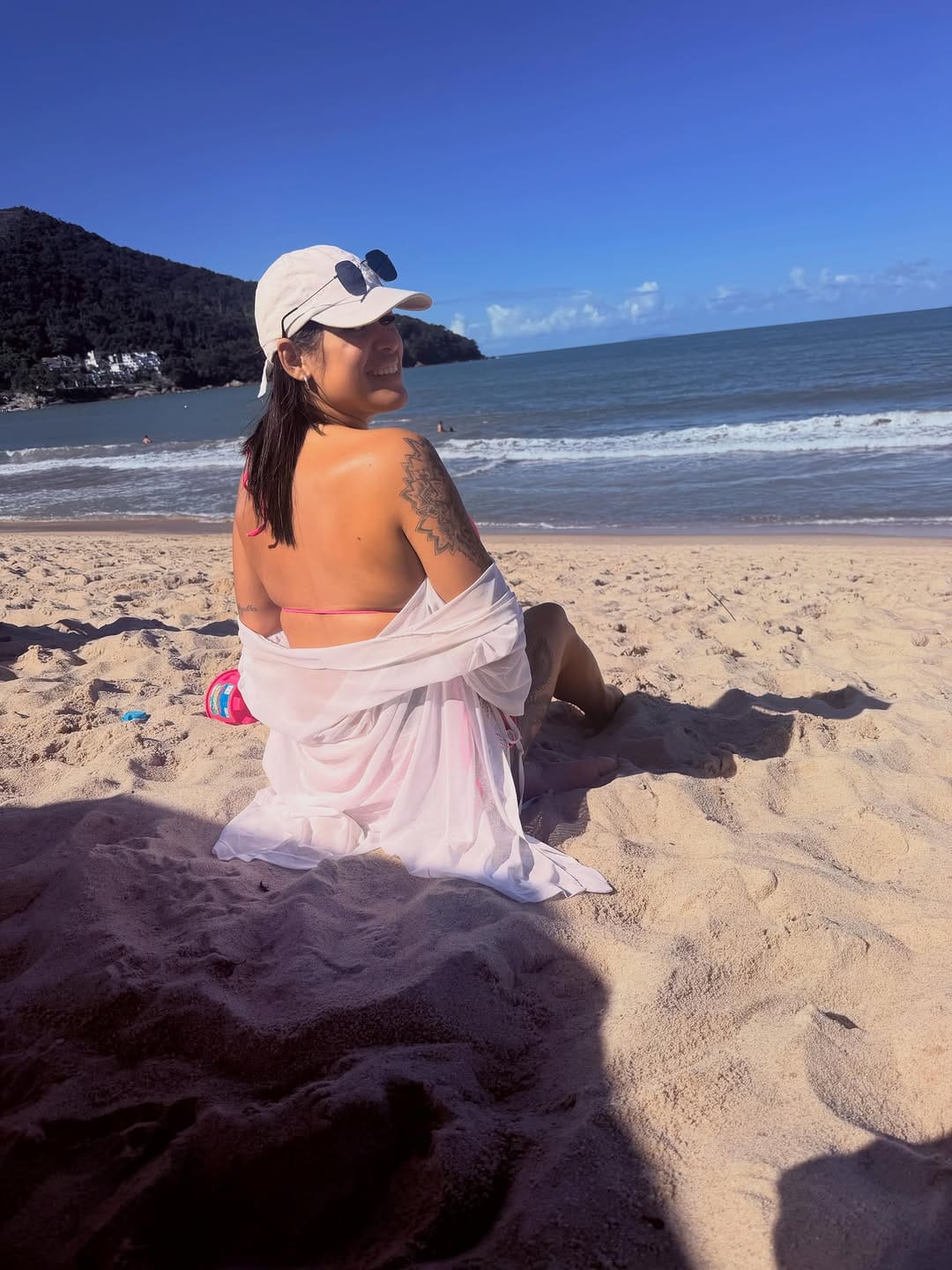 Post 2 by Thayna Menezes on Instagram (carousel)