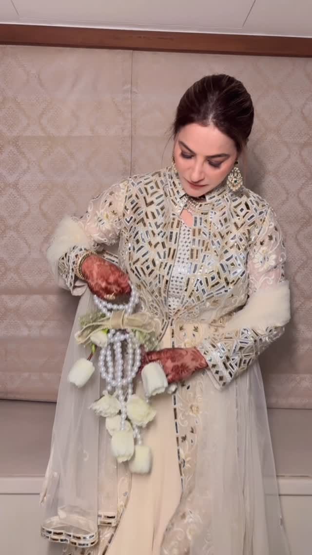 Post 3 by Sana Arshad on Instagram (video)