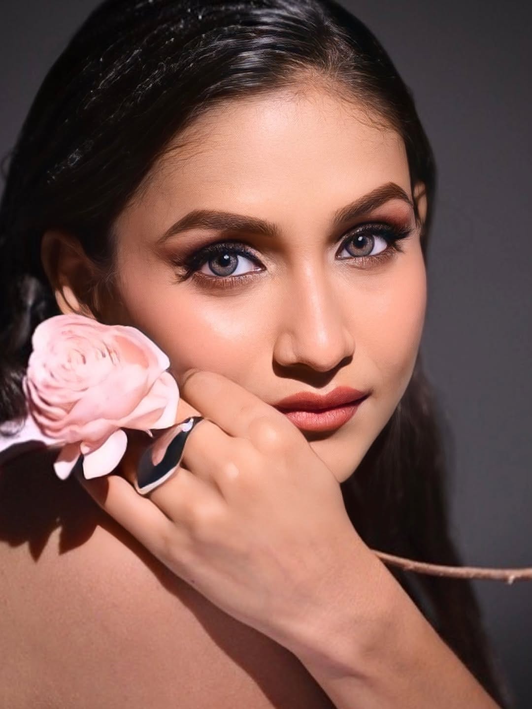 Post 2 by Niki Arora | Luxury Mumbai Bridal Makeup Artist on Instagram (carousel)