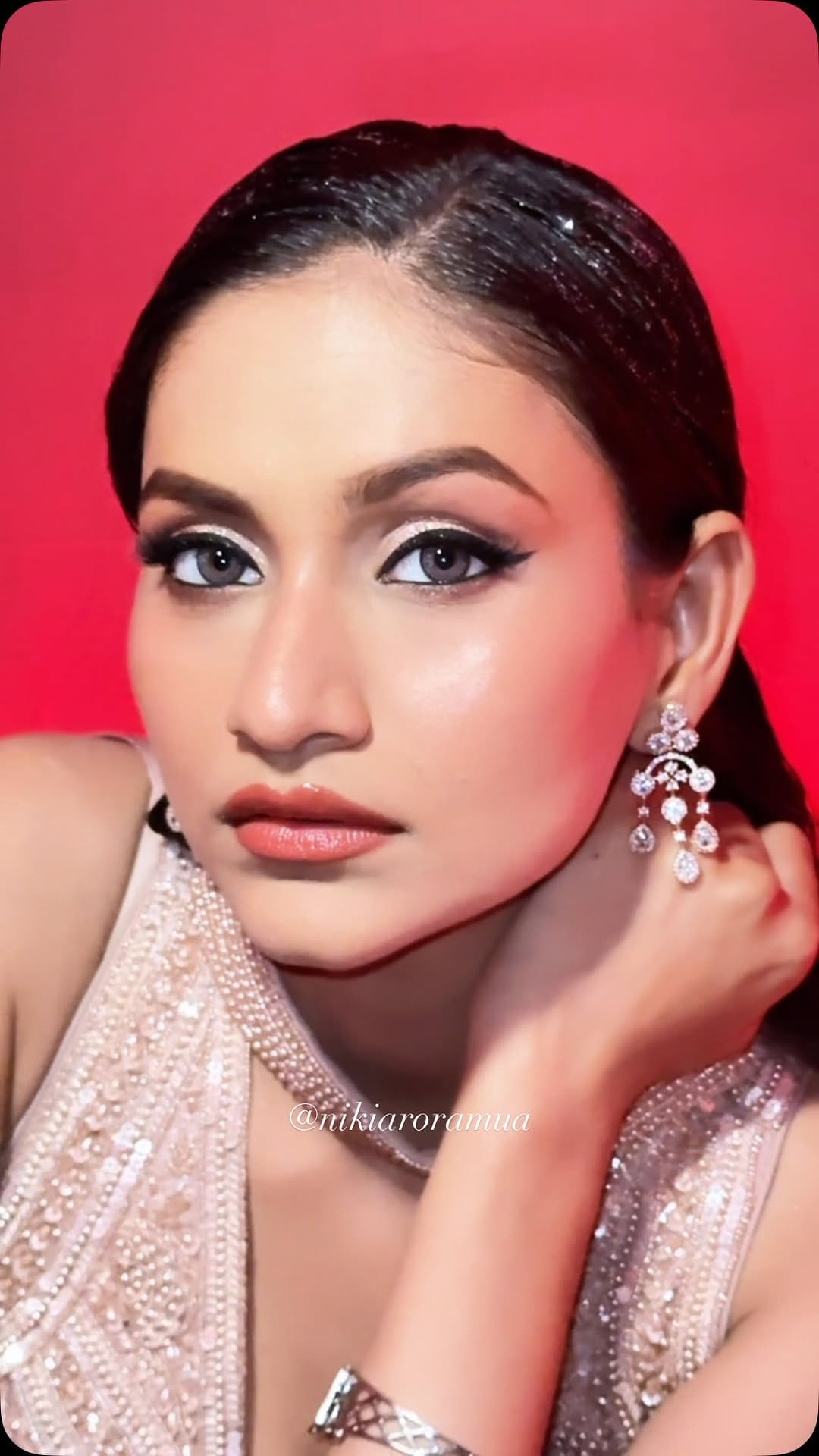Post 7 by Niki Arora | Luxury Mumbai Bridal Makeup Artist on Instagram (video)