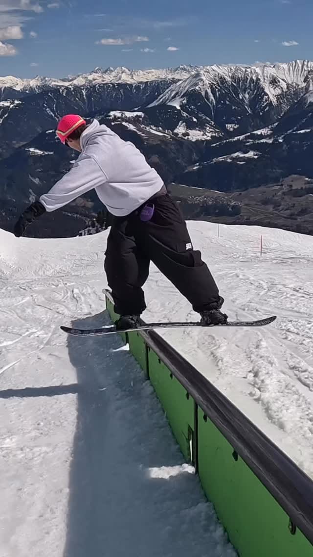Post 7 by Jules De Sloover on Instagram (video)