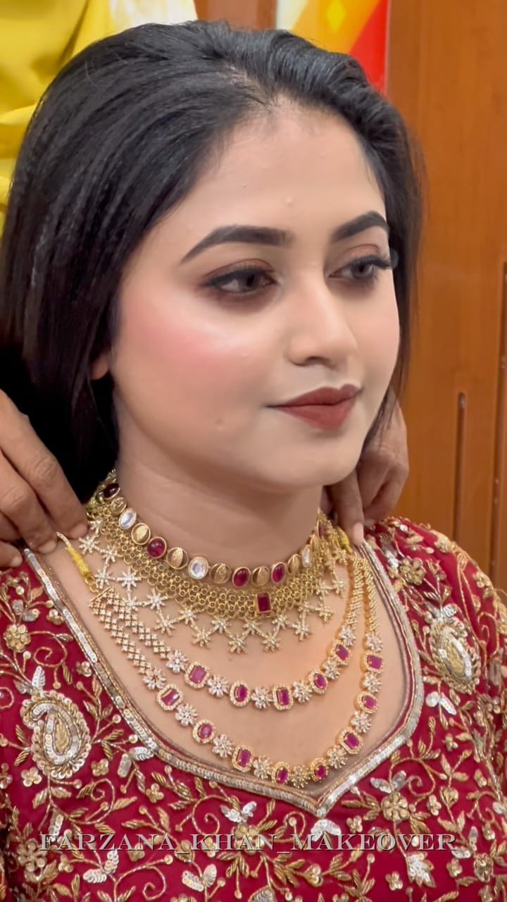 Post 9 by Makeup artist Farzana khan on Instagram (video)