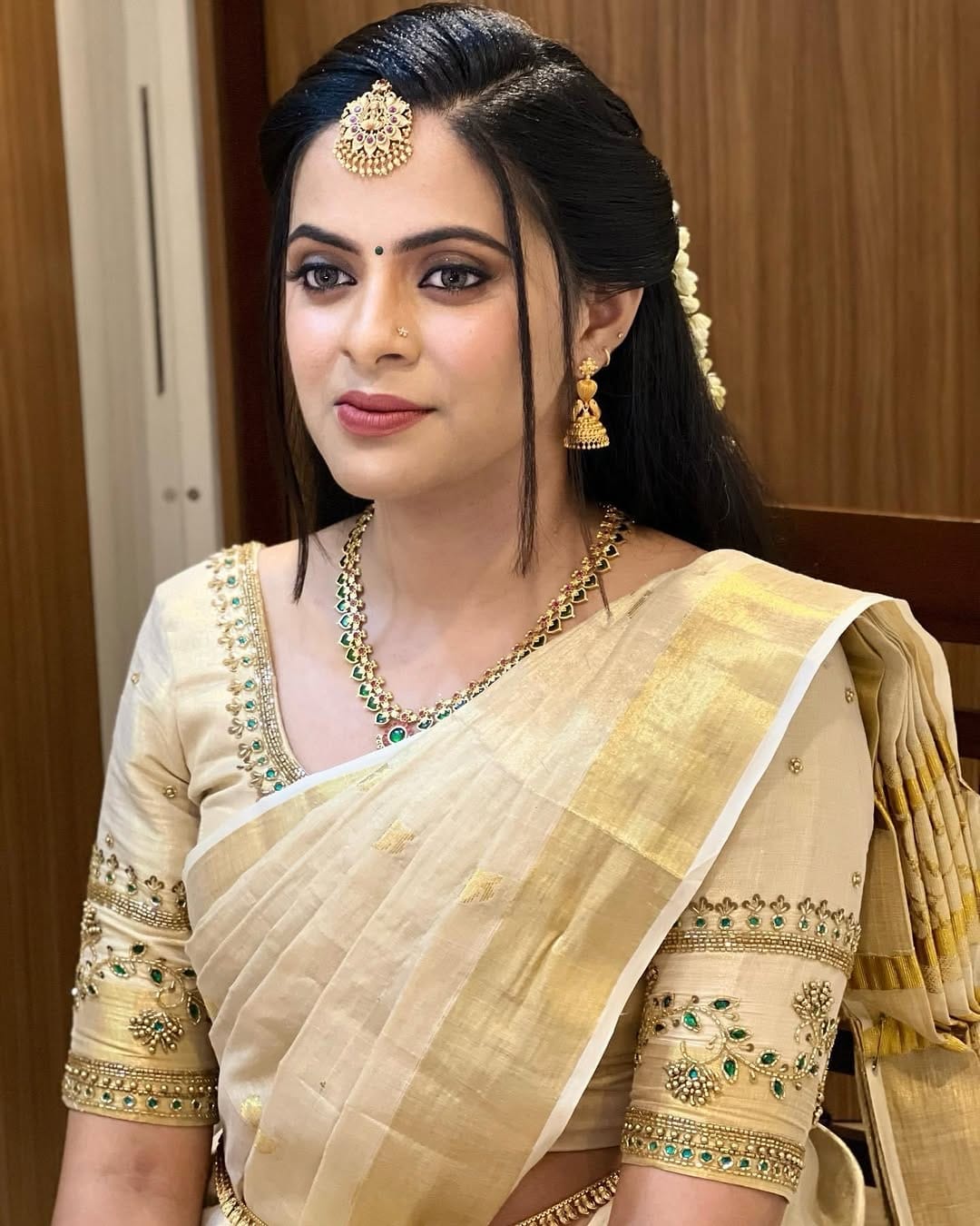Post 5 by Makeup artist Farzana khan on Instagram (carousel)
