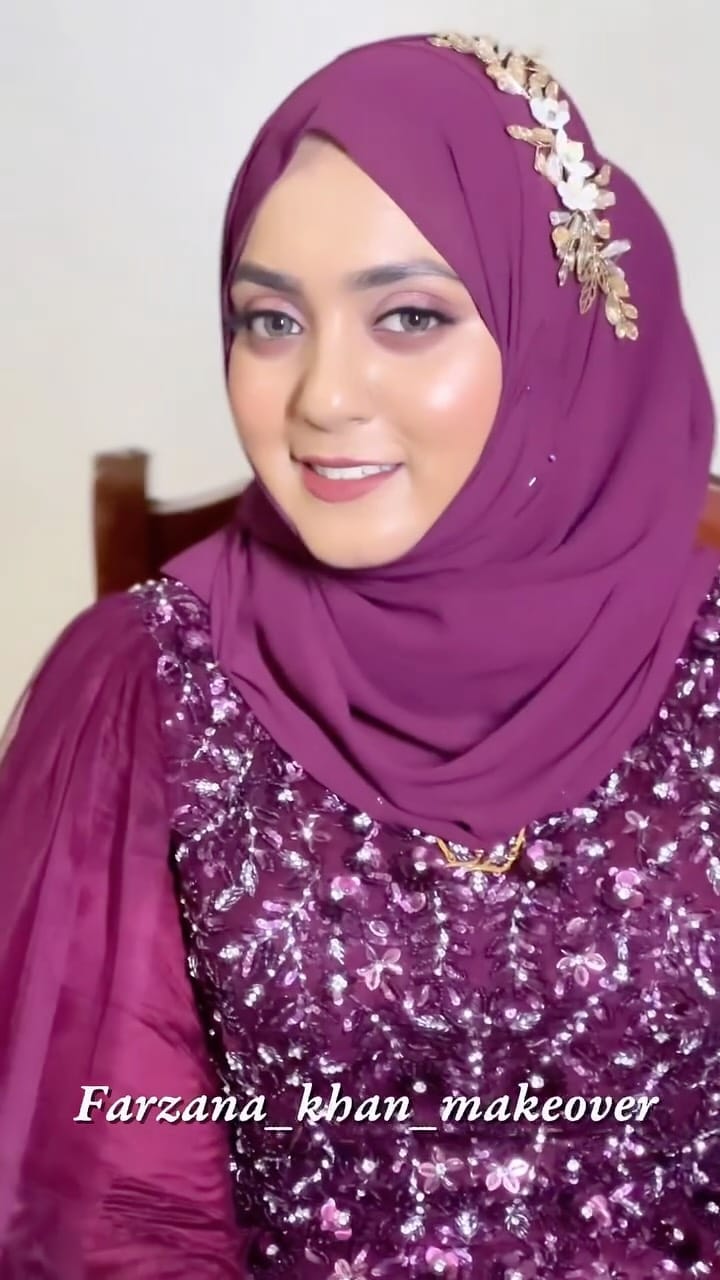 Post 7 by Makeup artist Farzana khan on Instagram (video)