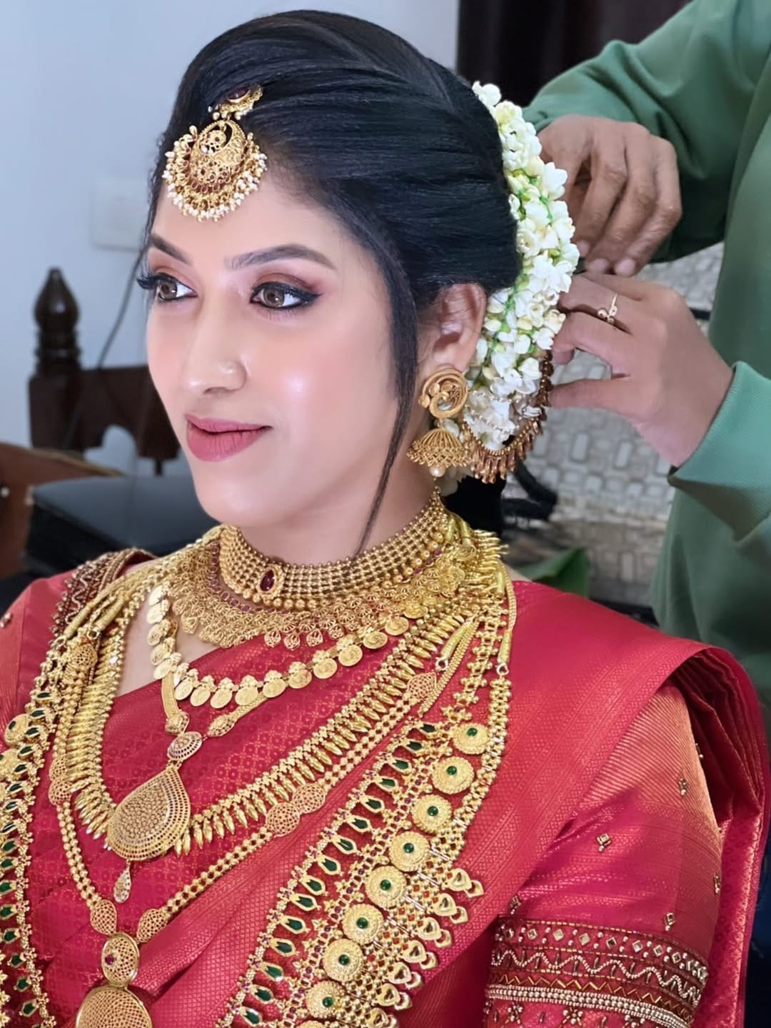 Post 6 by Makeup artist Farzana khan on Instagram (carousel)