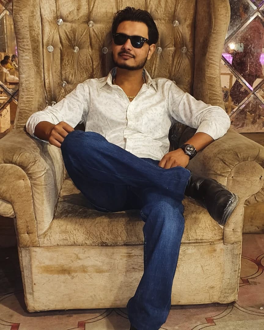 Post 7 by Mohd Sameer Saifi on Instagram (image)