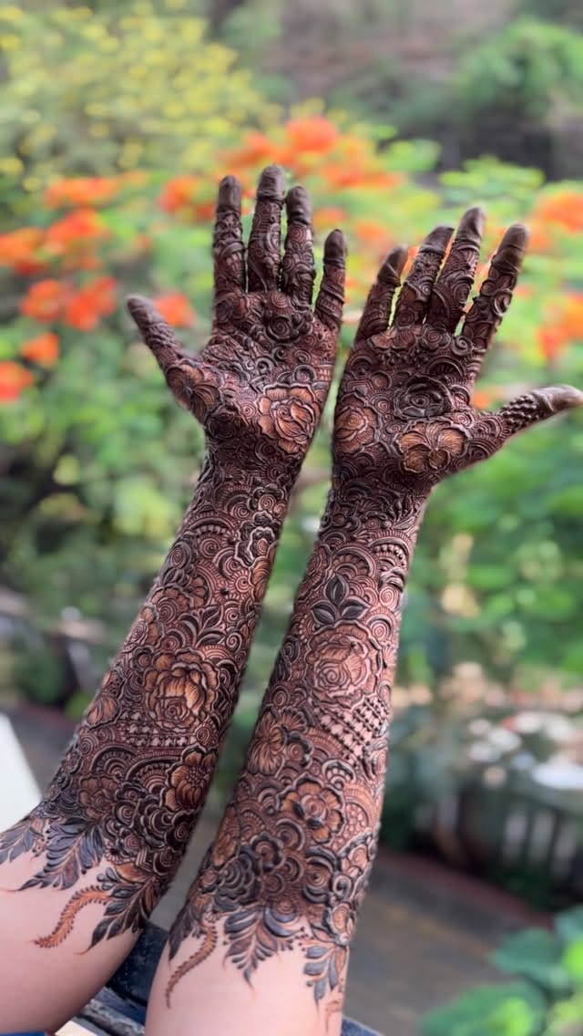 Post 9 by Tarannum khan | henna artist on Instagram (video)