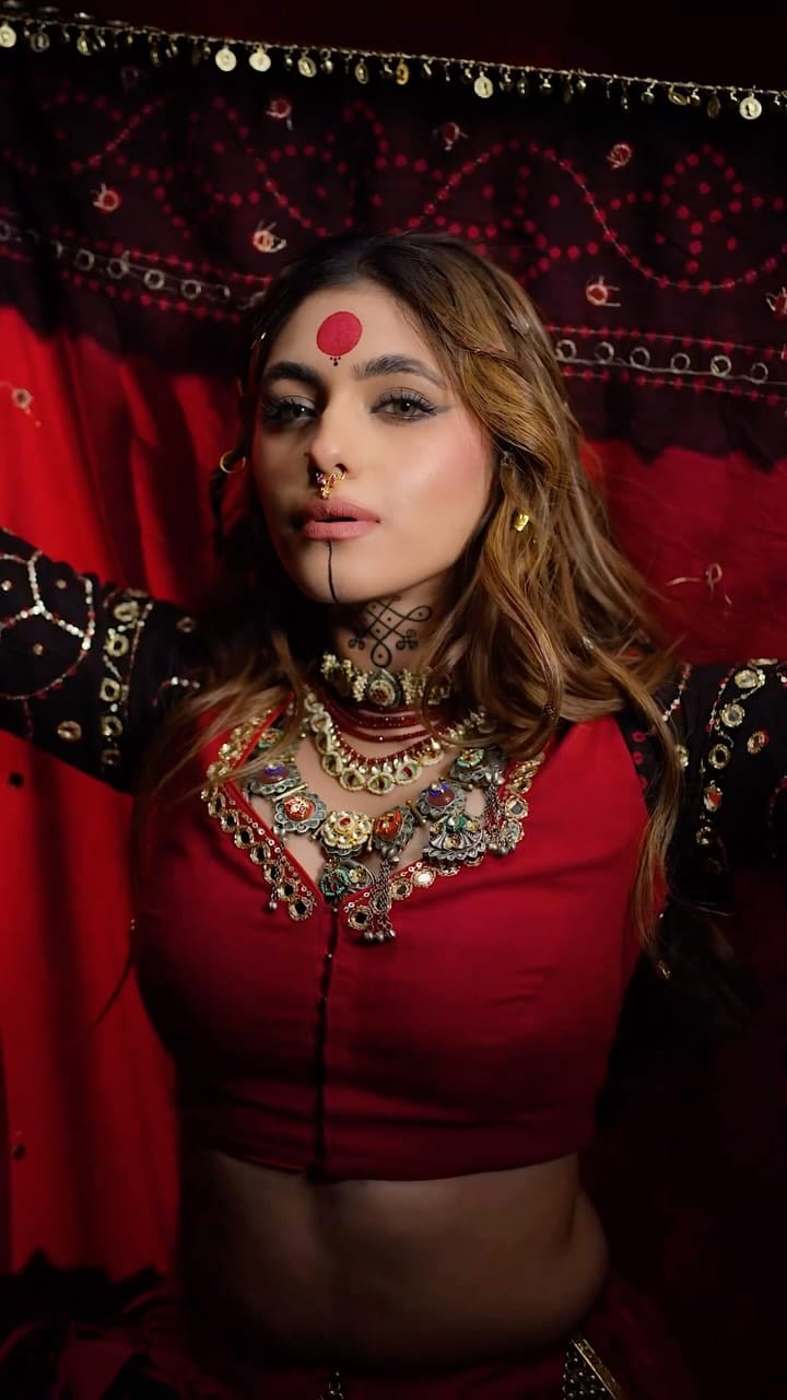 Post 1 by Grishma Solanki |  Make Up & Hair Team on Instagram (video)
