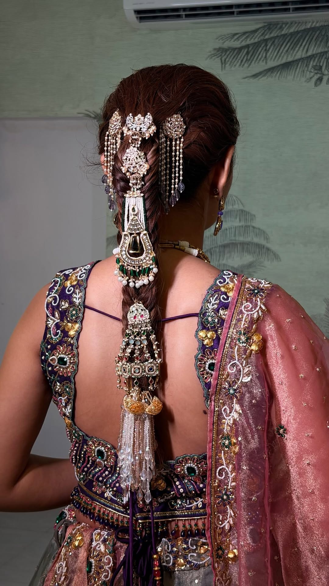 Post 10 by Grishma Solanki |  Make Up & Hair Team on Instagram (video)