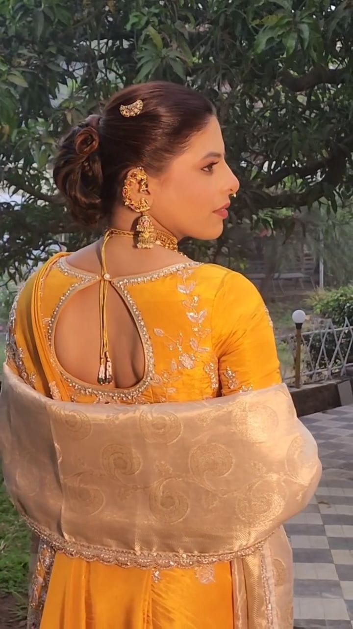 Post 7 by Suvarna Purandare | Luxury Bridal Makeup Artist Mumbai on Instagram (video)