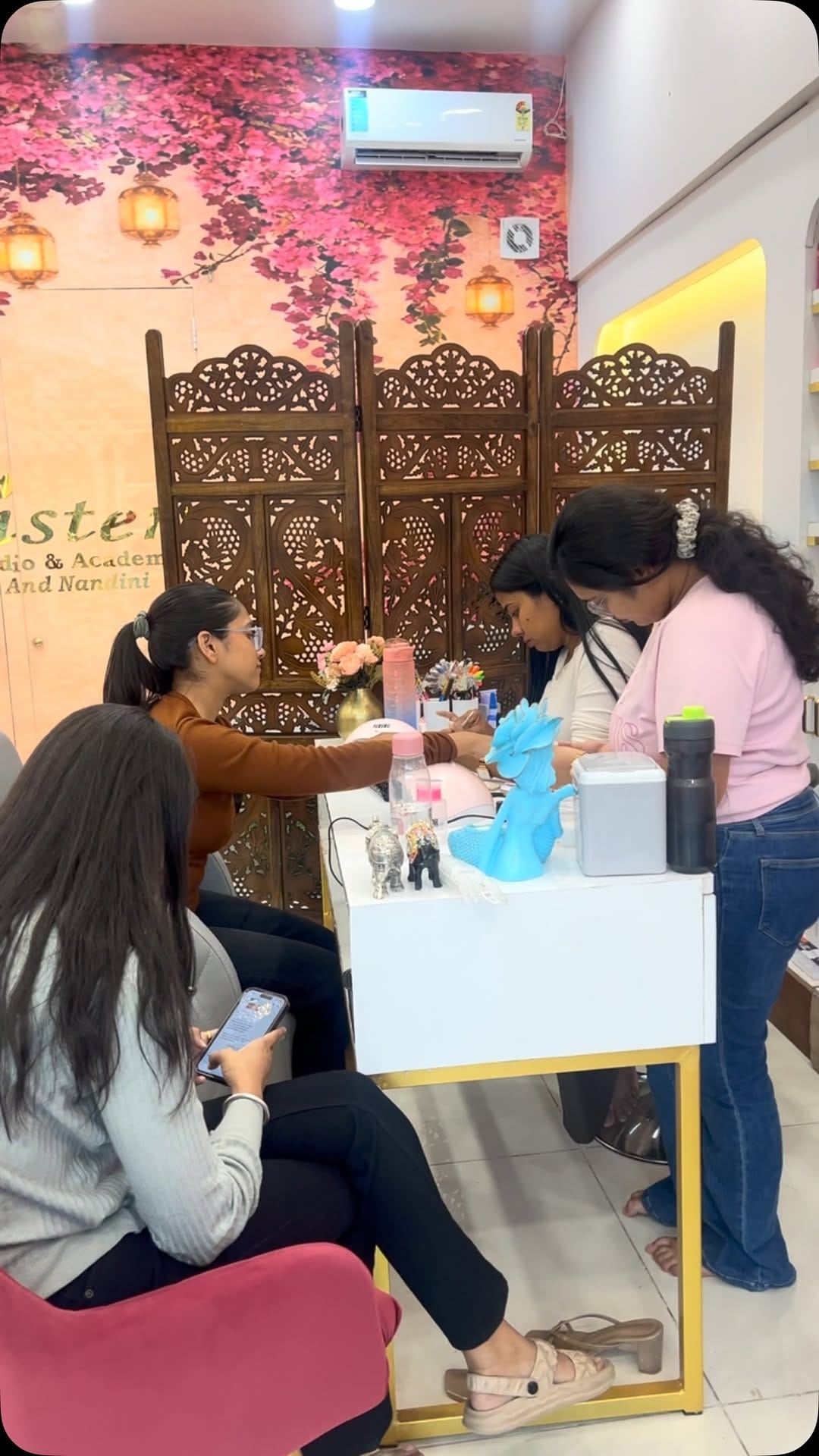 Post 1 by Four Sisters Makeup studio by Nandini sahu on Instagram (video)