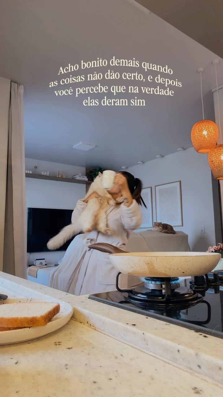 Post 7 by Ana Júlia Nunes - Cozy home & rotina on Instagram (video)