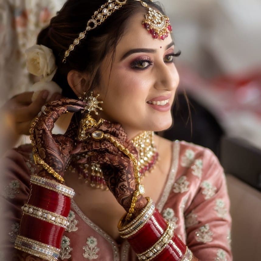 Post 9 by Sona Motwani | Makeup Artist | Hairstylist | Vadodara on Instagram (image)