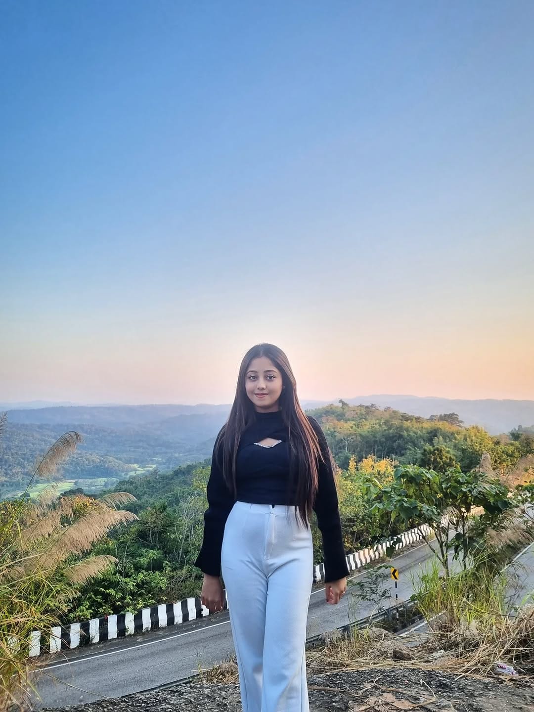 Post 10 by Mamon Banik on Instagram (image)