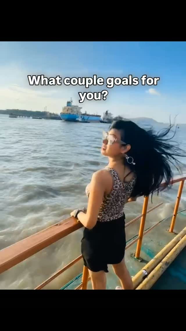 Post 7 by Aditi singh 🖤 on Instagram (video)