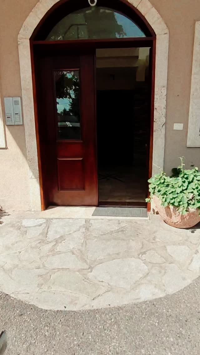 Post 2 by Erik Volpe on Instagram (video)