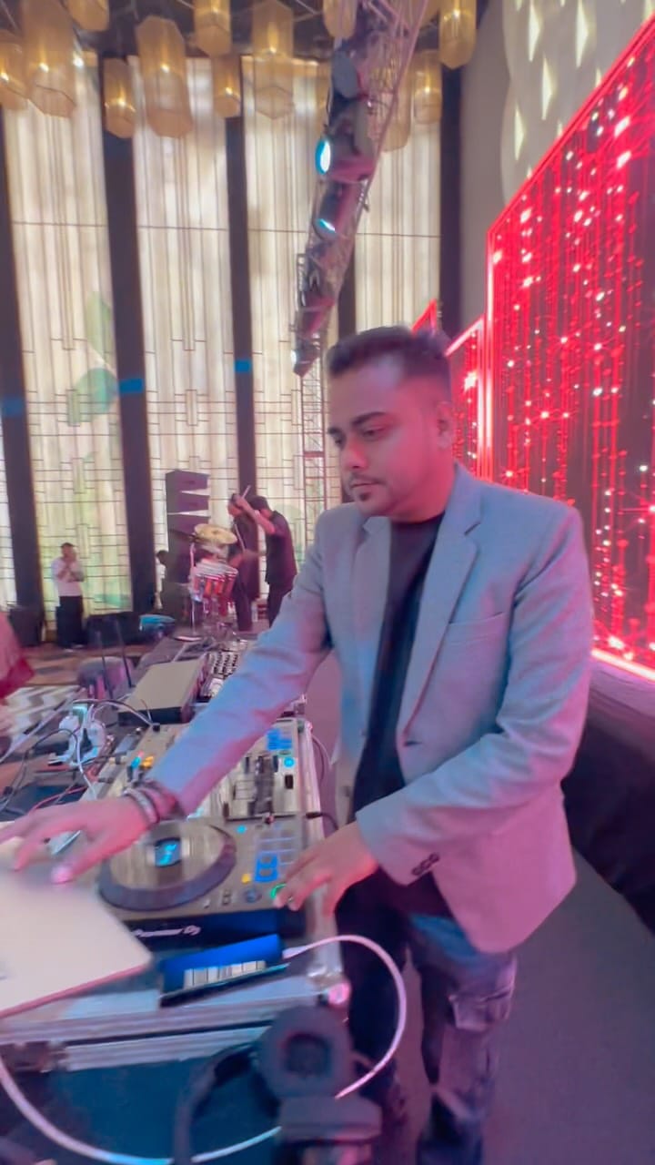 Post 1 by Shubham Kashyap (Dj Shubhz) on Instagram (video)