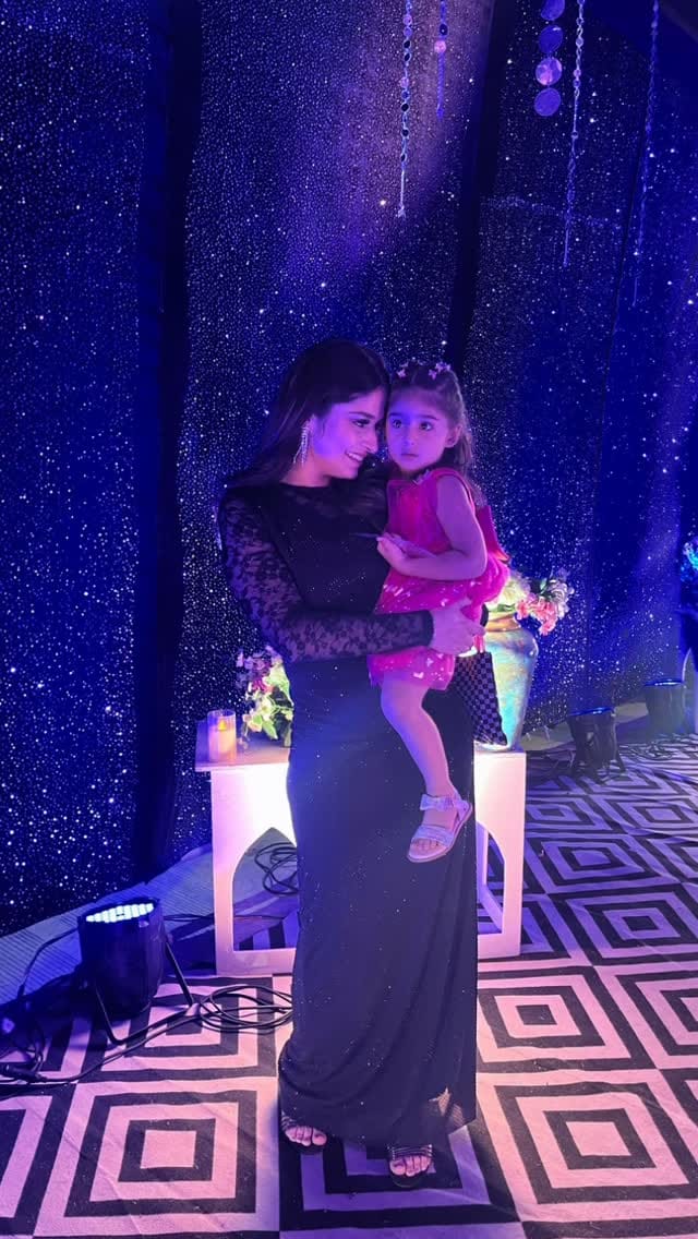 Post 6 by Simran Sudhija krishnani on Instagram (video)