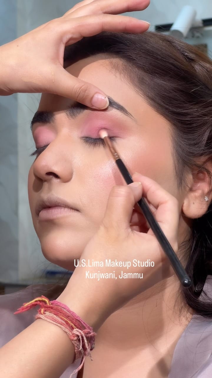 Post 3 by Jammu Makeup Artist on Instagram (video)