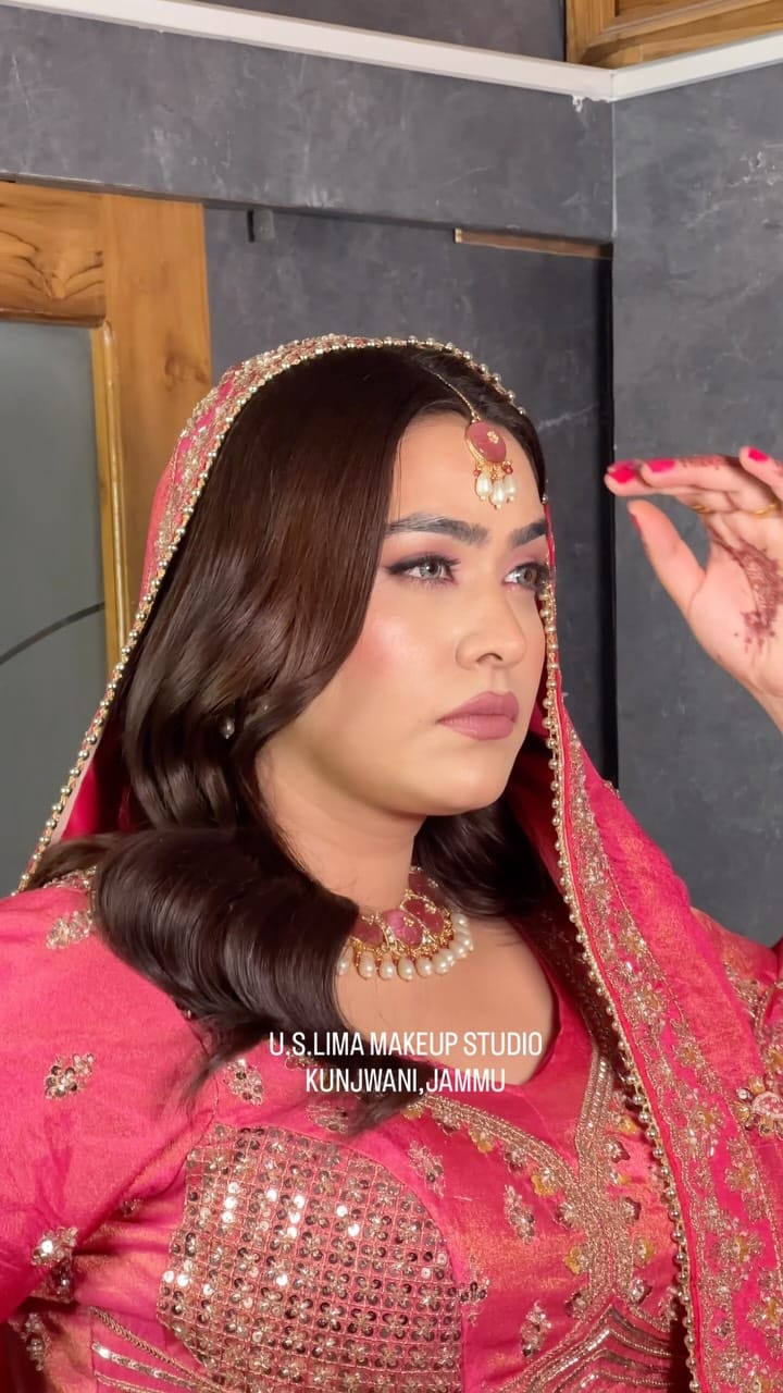 Post 5 by Jammu Makeup Artist on Instagram (video)