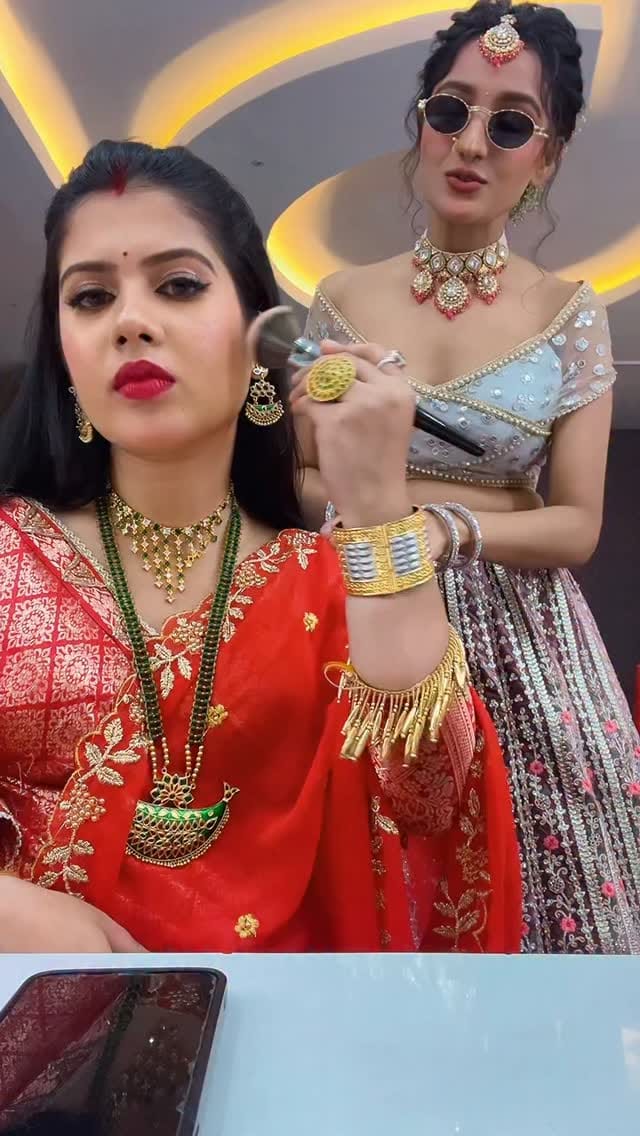 Post 6 by Himangi Kalita✨ on Instagram (video)