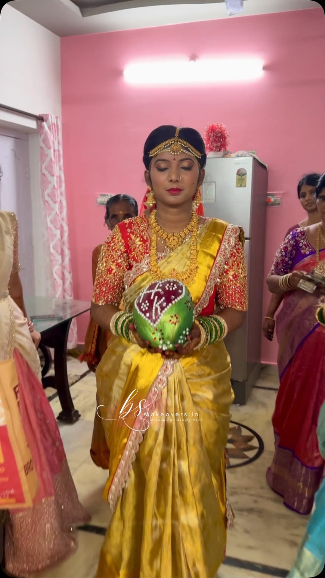 Post 7 by Bushrasayeed|bridalmakeupartist on Instagram (video)