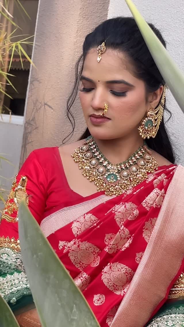 Post 3 by Aishwarya-Makeup Artist on Instagram (video)