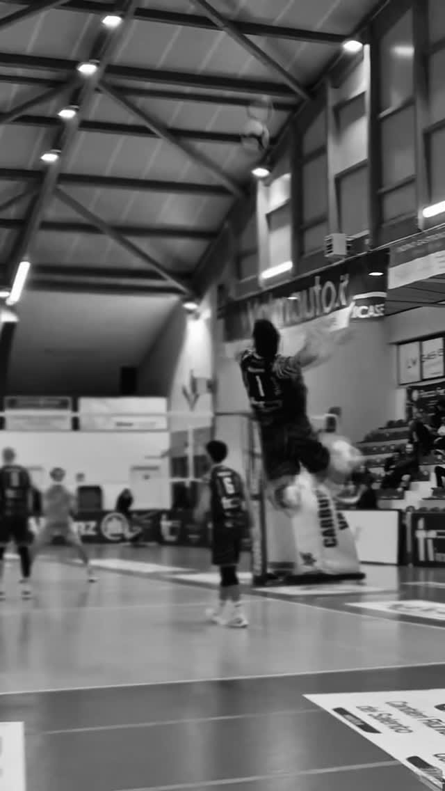 Post 7 by Tiziano Mazzone on Instagram (video)
