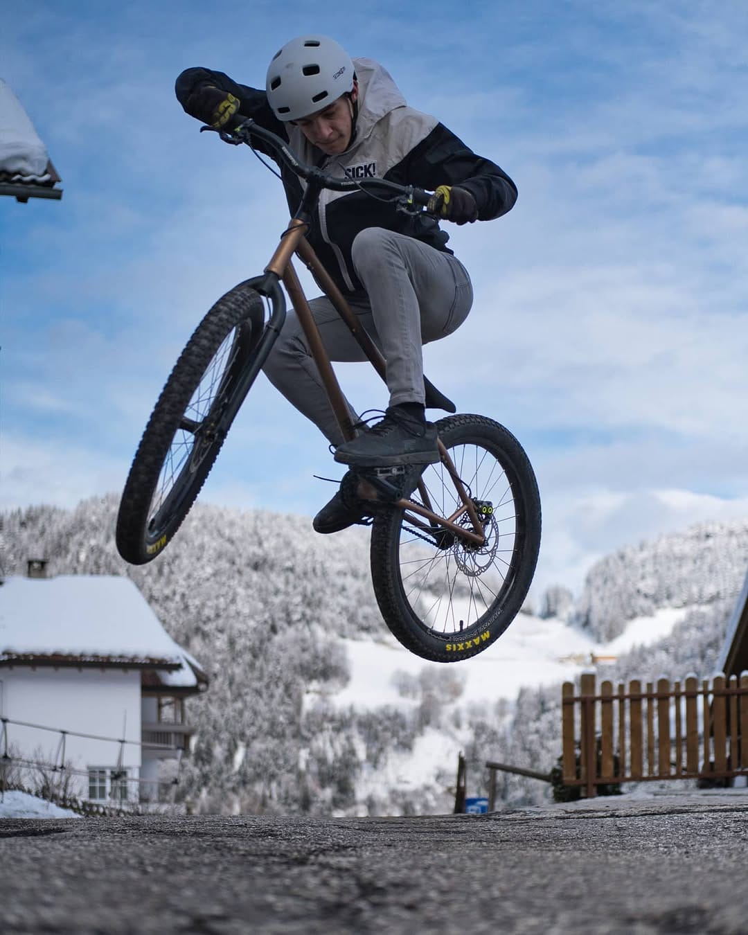 Post 9 by Kevin Castlunger on Instagram (image)