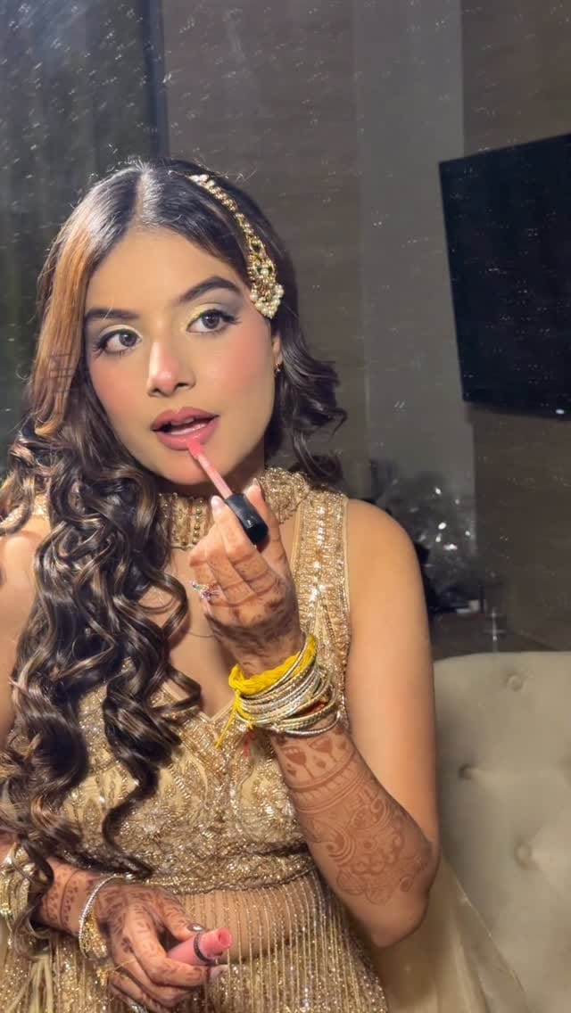 Post 3 by Manisha on Instagram (video)