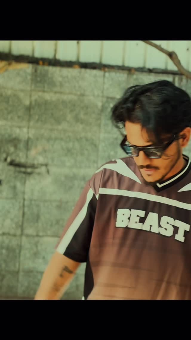 Post 7 by Karshav on Instagram (video)