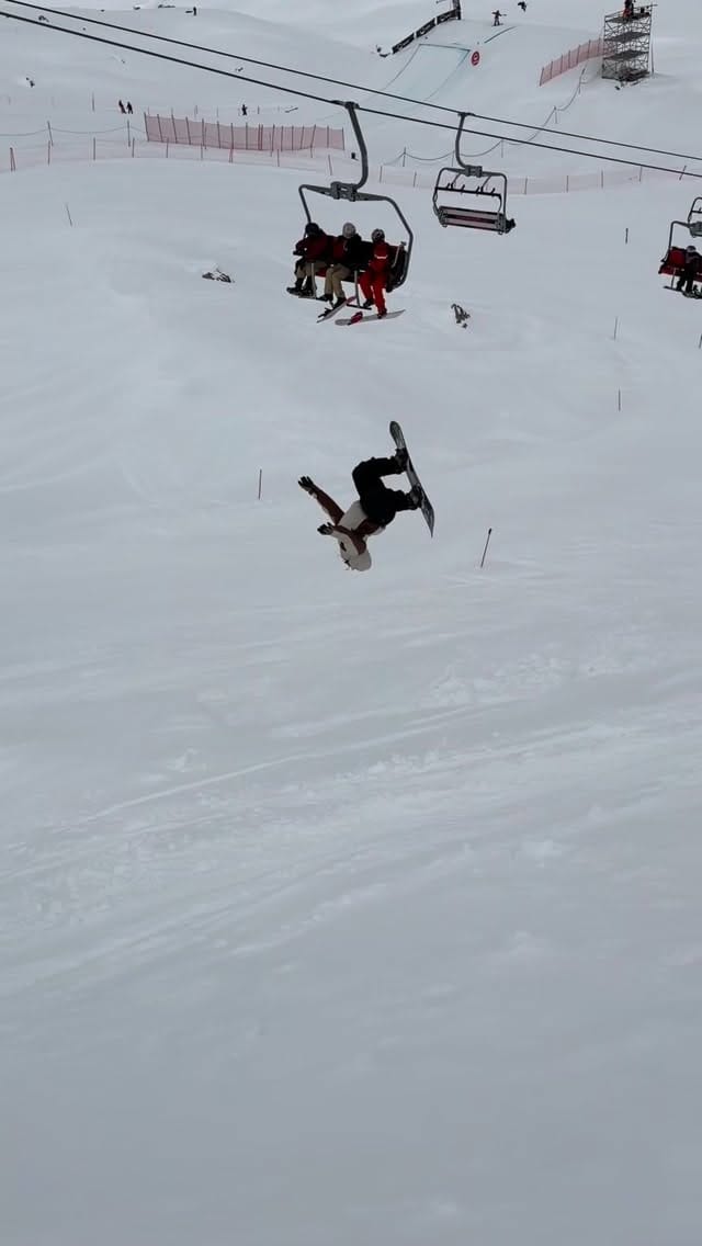 Post 6 by Lily Dhawornvej on Instagram (video)