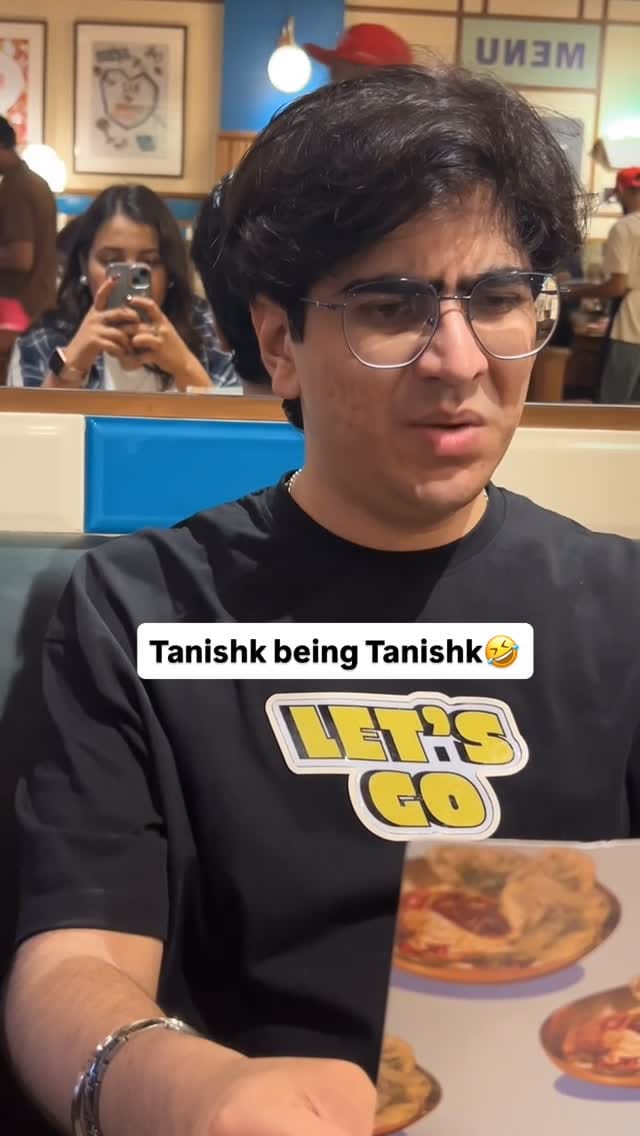 Post 5 by Shreya Khandelwal on Instagram (video)