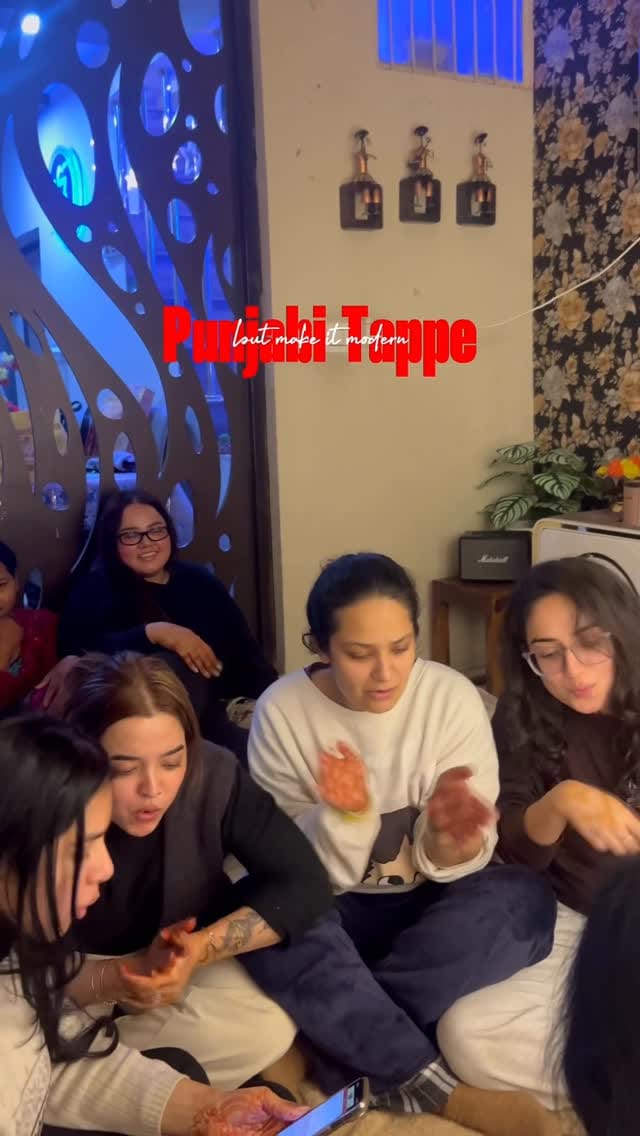 Post 7 by Simran Batra💄💋✨ on Instagram (video)