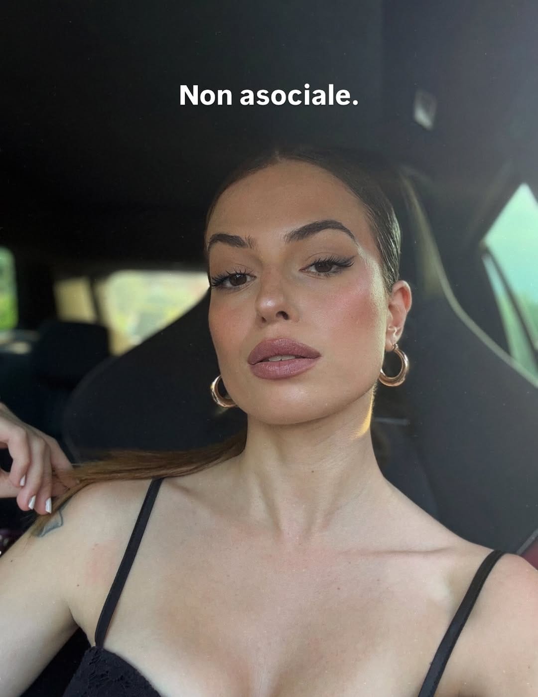 Post 4 by 𝒜𝓊𝓇ℴ𝓇𝒶 ♛ on Instagram (carousel)