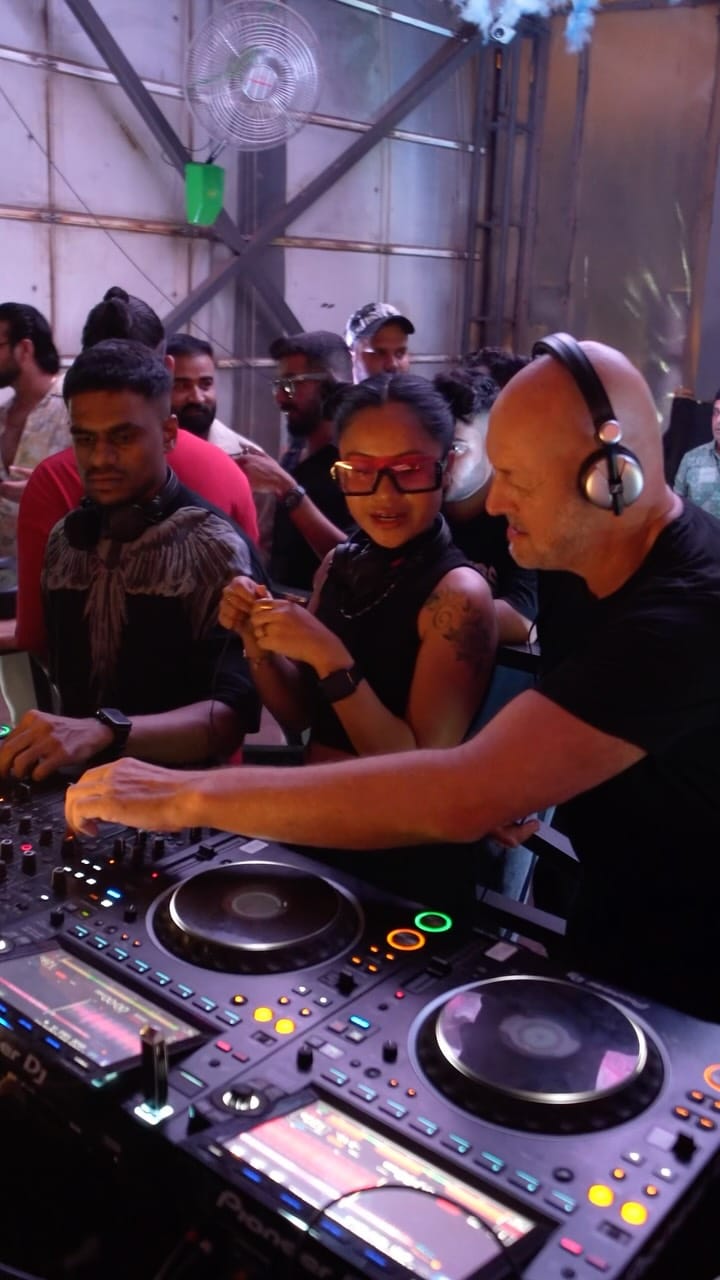 Post 6 by I N N A on Instagram (video)