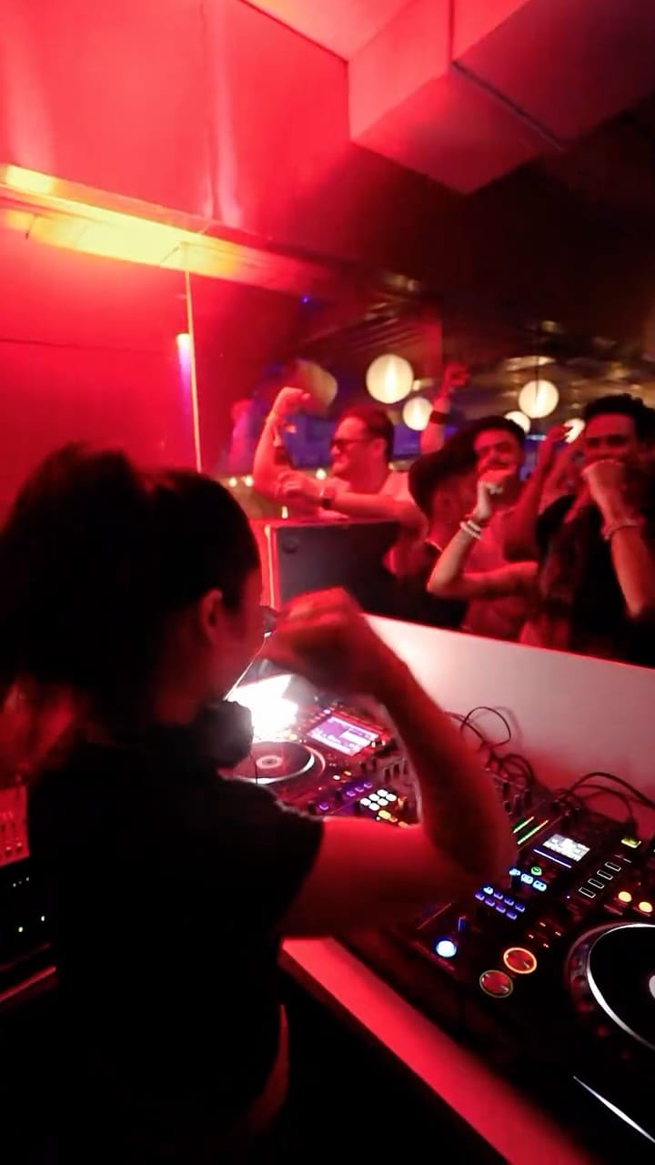 Post 10 by I N N A on Instagram (video)