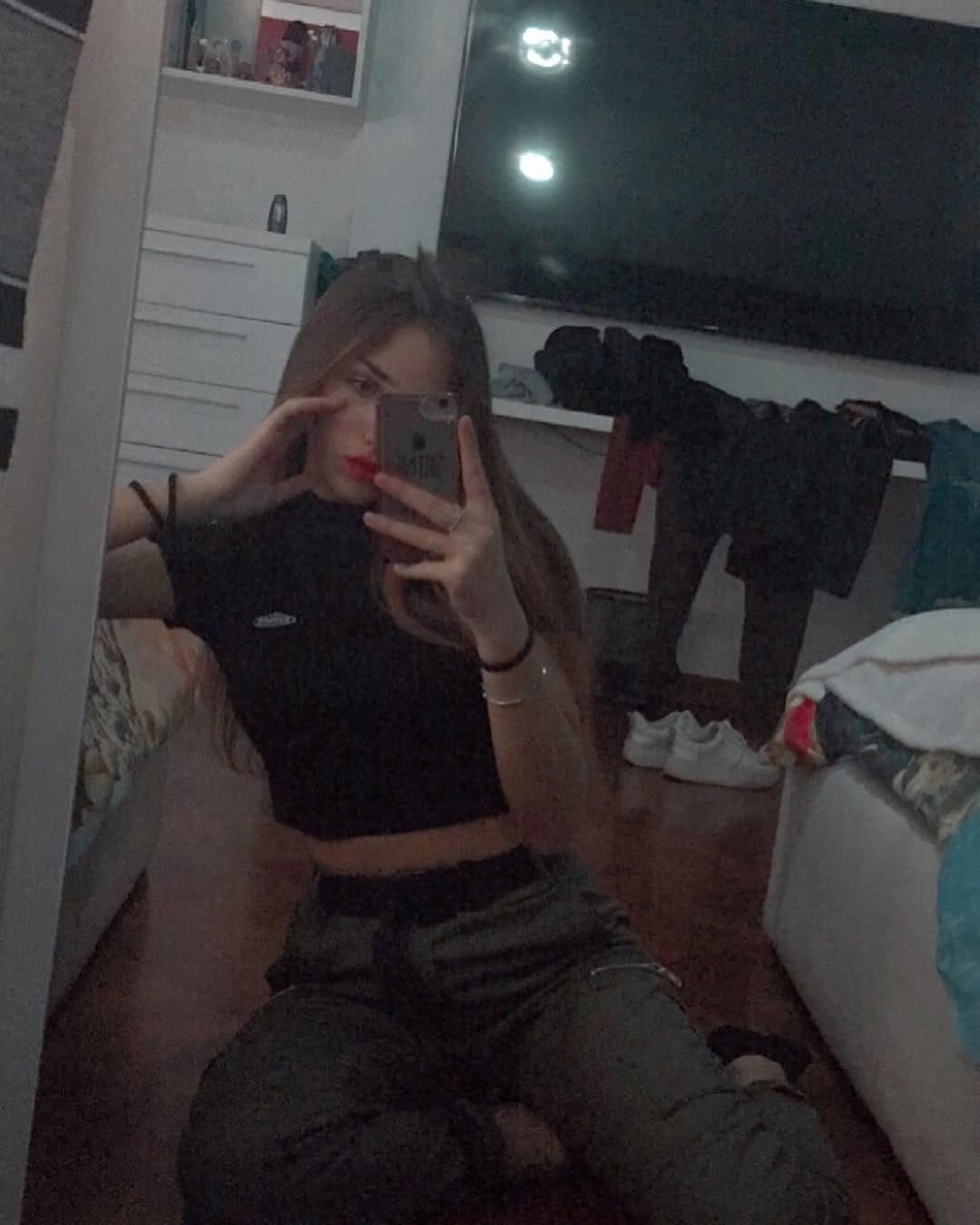Post 9 by Ale🌹 on Instagram (carousel)