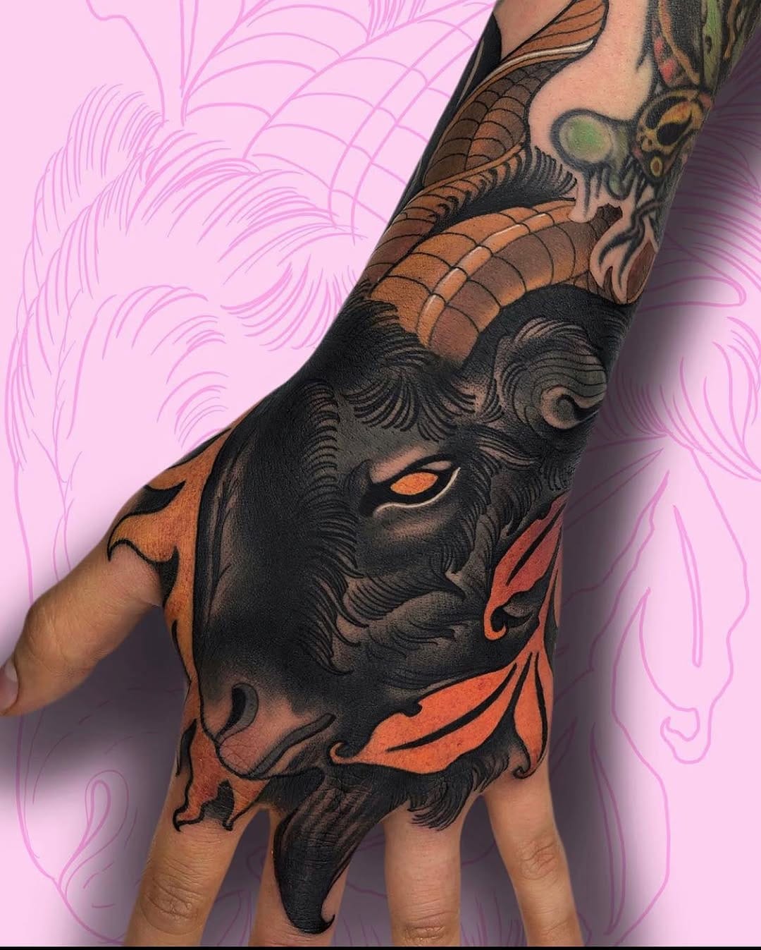 Post 7 by Tattoo_news (for FREE) on Instagram (image)
