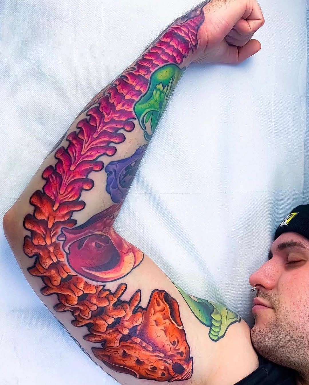 Post 3 by Tattoo_news (for FREE) on Instagram (carousel)
